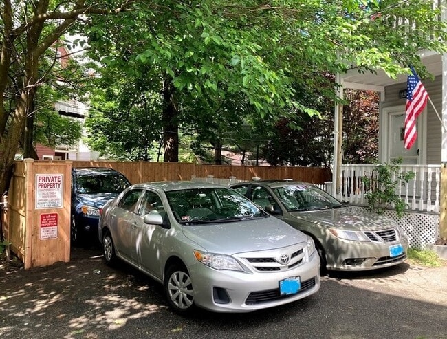 Building Photo - 53 Prince St