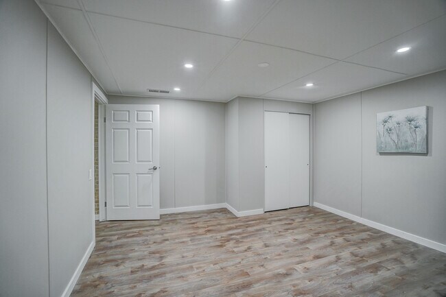 Building Photo - 4686 Capitol View Rd