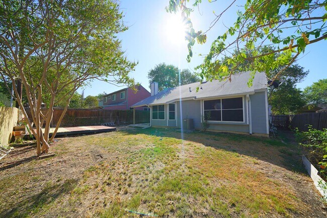Building Photo - Great Home Near Randolph AFB - Realtor Com...