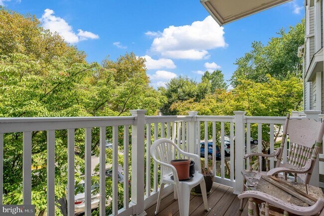 Building Photo - 5705 Chapman Mill Dr