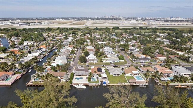 Building Photo - 911 NW 7th St