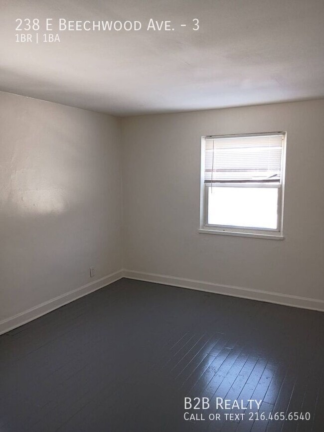 Building Photo - 238 E Beechwood Ave