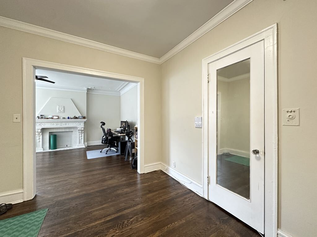 Building Photo - 327 Kedzie St