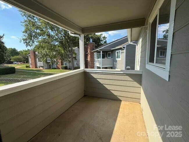Building Photo - 3139 Heathstead Place