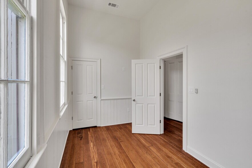 Building Photo - 3027 Saint Claude Ave