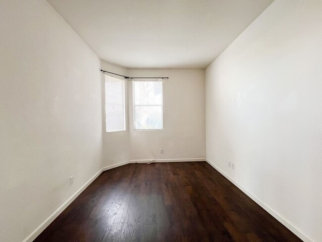 Building Photo - Corner Lot in Windrift Community