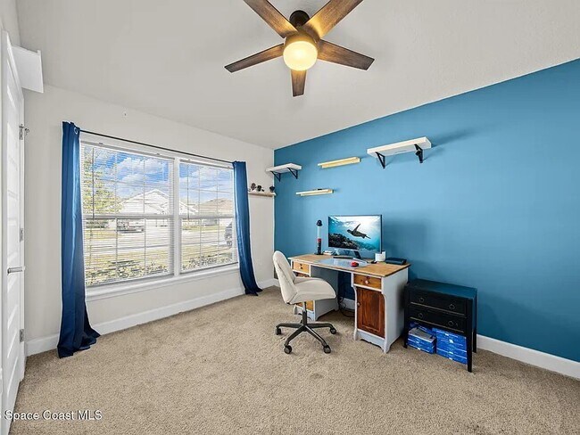 Building Photo - 695 Lantana St