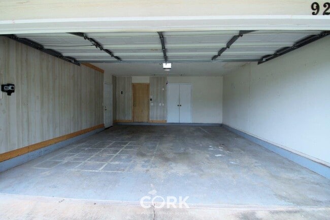 Building Photo - 927 Castle Rd