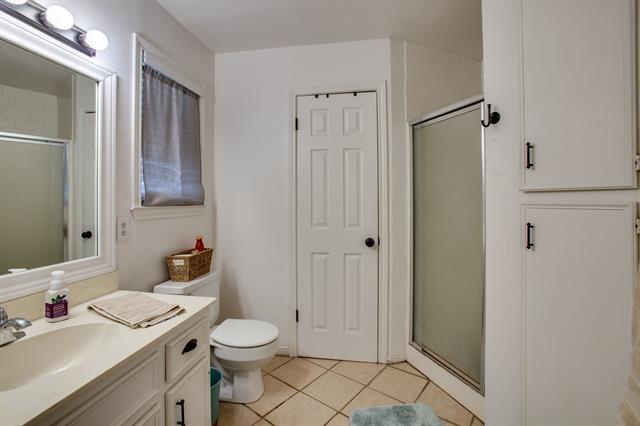 Building Photo - 137 Oak Haven Dr