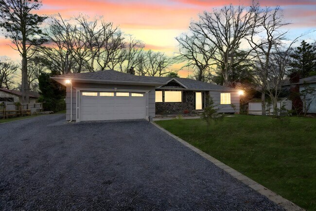 Building Photo - 257 Southlawn Ave
