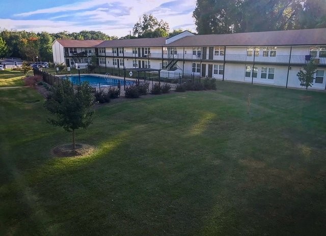 Primary Photo - Courtyard Apartments