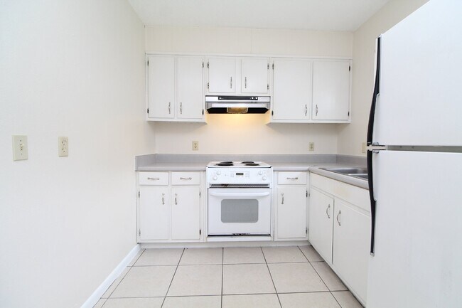 Building Photo - 2BR Duplex Near Blackwater River & Carpenter’s Park with Tile Flooring Throughout