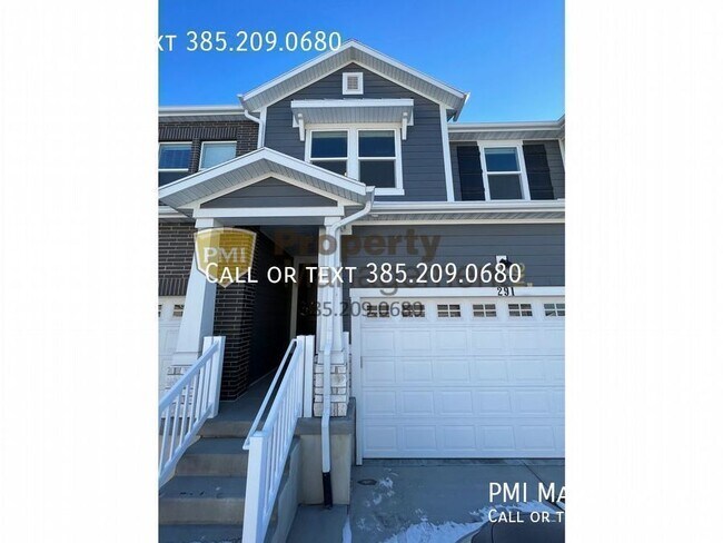 Primary Photo - GORGEOUS & SPACIOUS Vineyard Townhome!