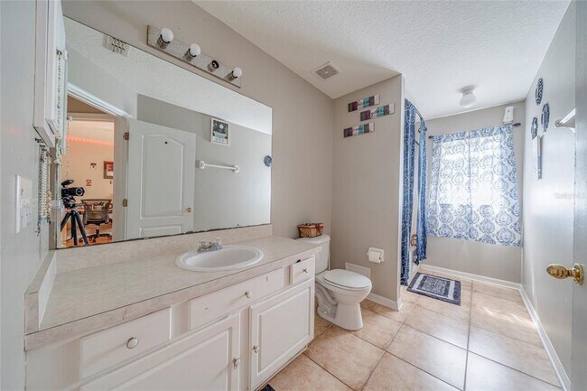 Building Photo - 13718 Colina Ct