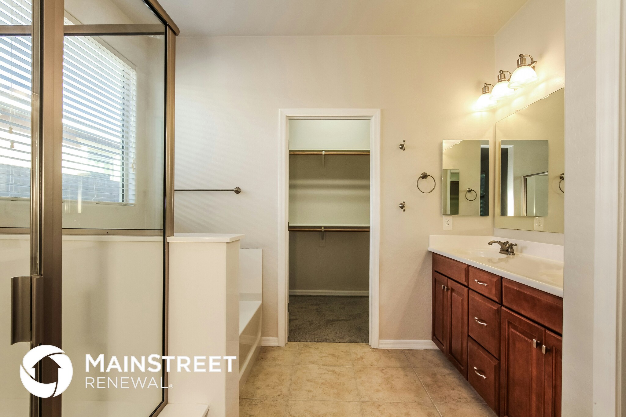 Building Photo - 4710 S 102nd Ln