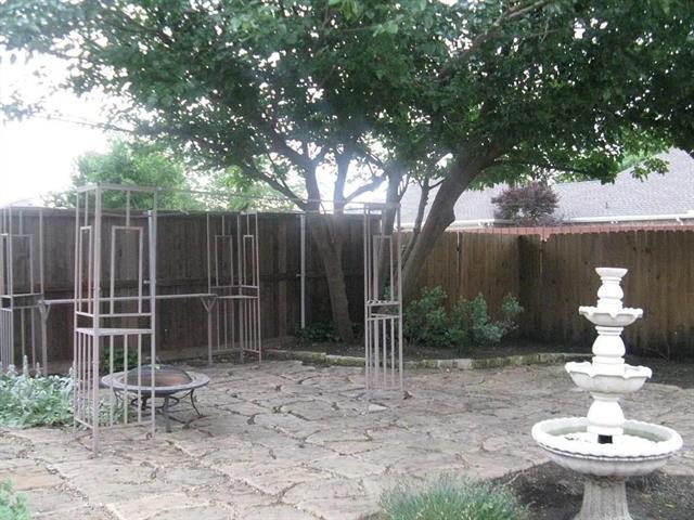 Building Photo - 10079 Cambridge Dr