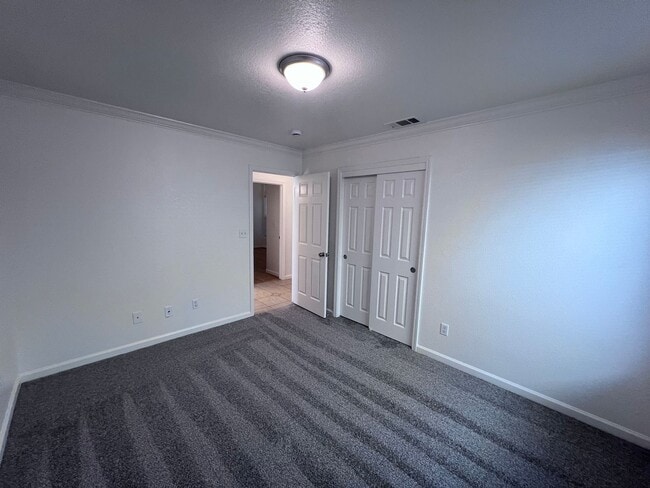 Building Photo - 672 Napa Ct