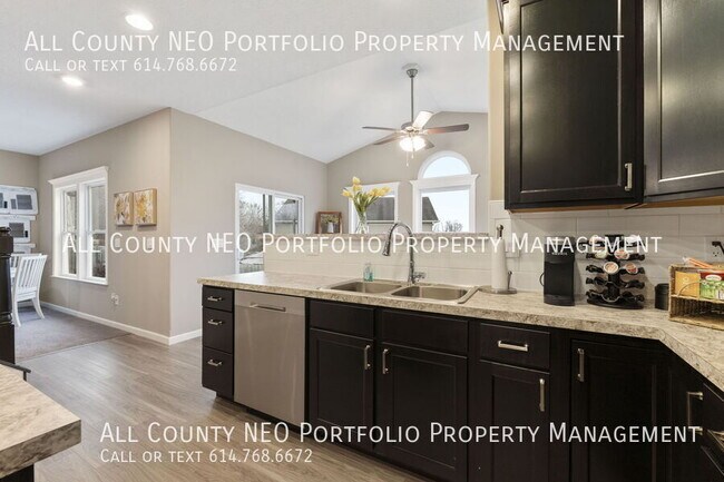 Building Photo - P1481 Channel Pl