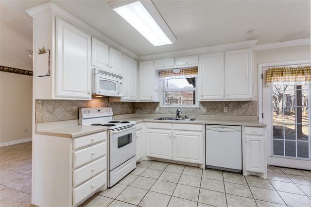 Building Photo - 719 Koen Ln