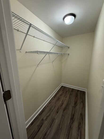 Building Photo - 2602 S Purvis Dr