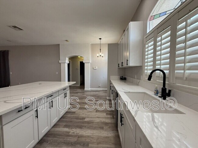 Building Photo - 3443 Sunbonnet Dr