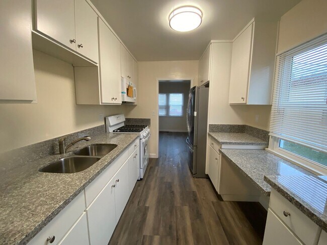 Building Photo - Renovated Lawndale home for rent