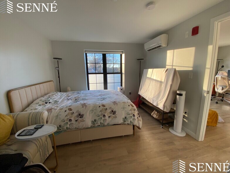 Building Photo - 9 Soden St