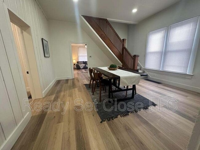 Building Photo - 156 W High St