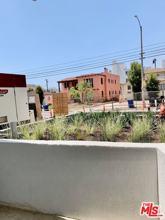 Building Photo - 1822 Overland Ave