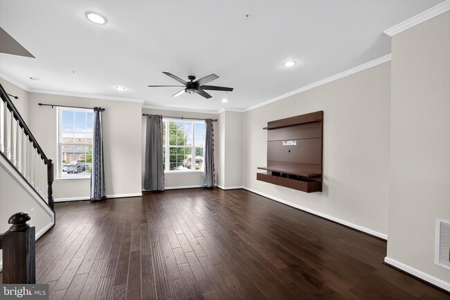 Building Photo - 7049 Banbury Dr