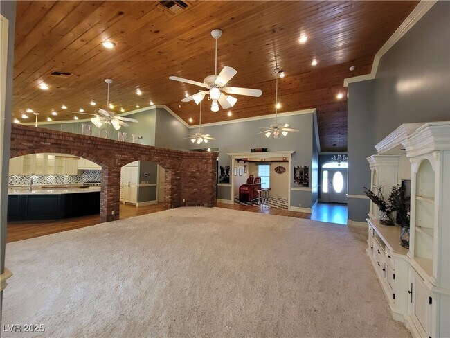 Building Photo - 5110 N Valadez St