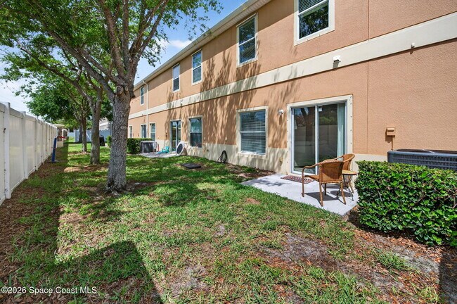 Building Photo - 2515 Revolution St