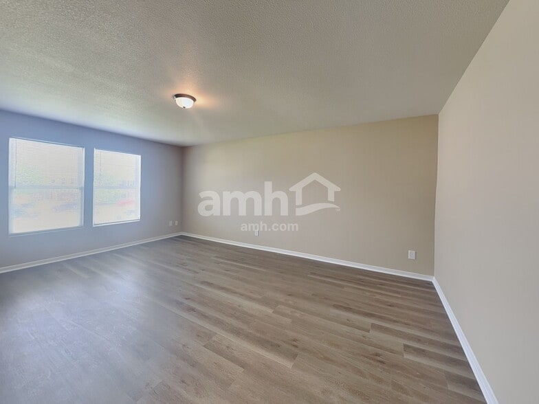 Building Photo - 3287 Underwood Dr