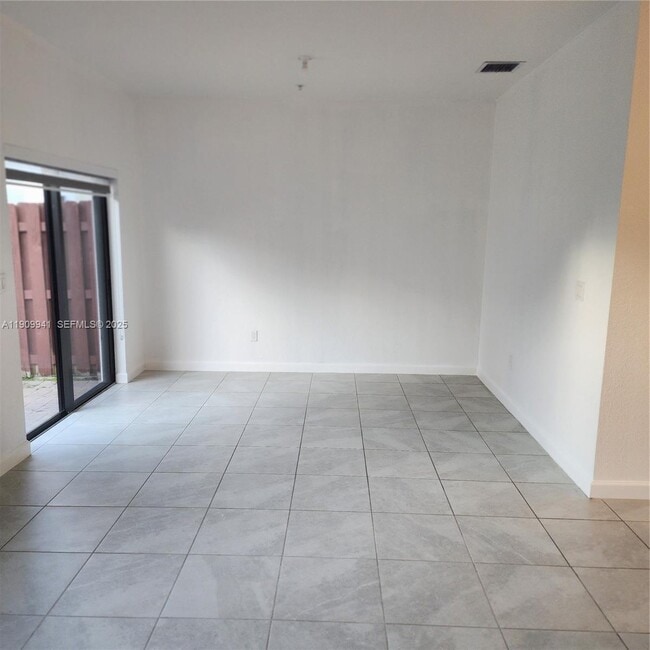 Building Photo - 236 SW 159th Ter