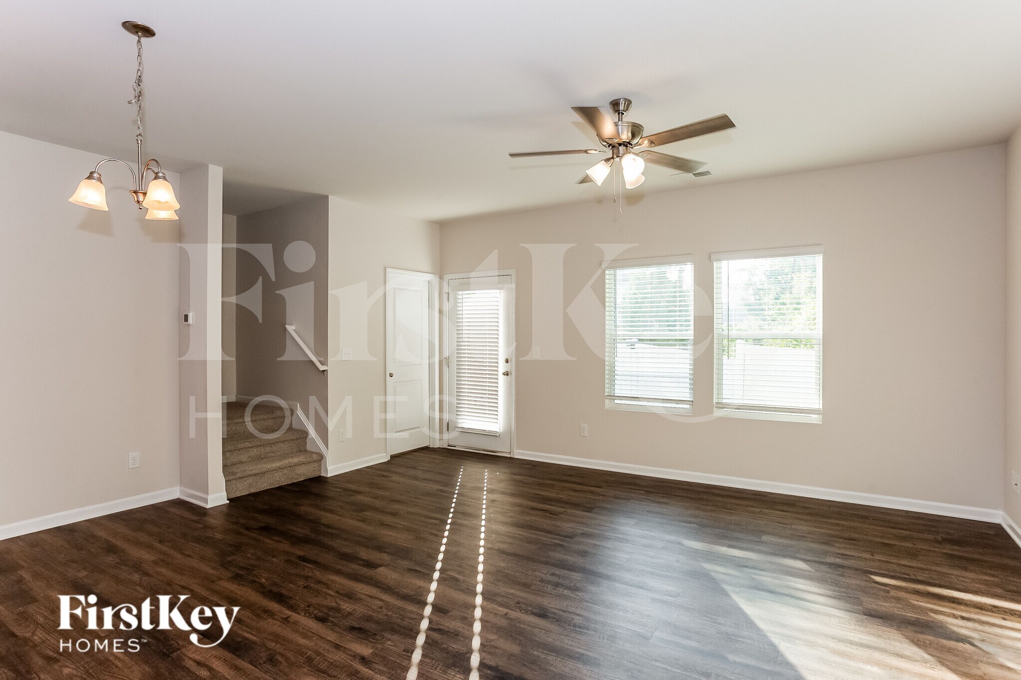 Building Photo - 10755 Rivergate Dr NW