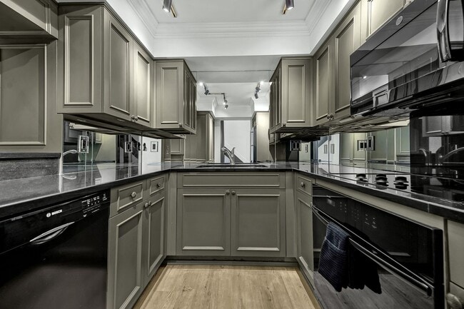 Primary Photo - 3 Bedroom Luxury Condo