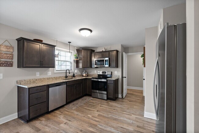 Building Photo - 1045 Dublin Dr