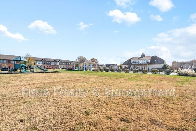 Building Photo - 172 Dundee Dr