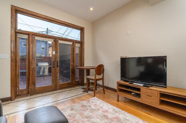 Building Photo - 2633 Adams Mill Rd NW