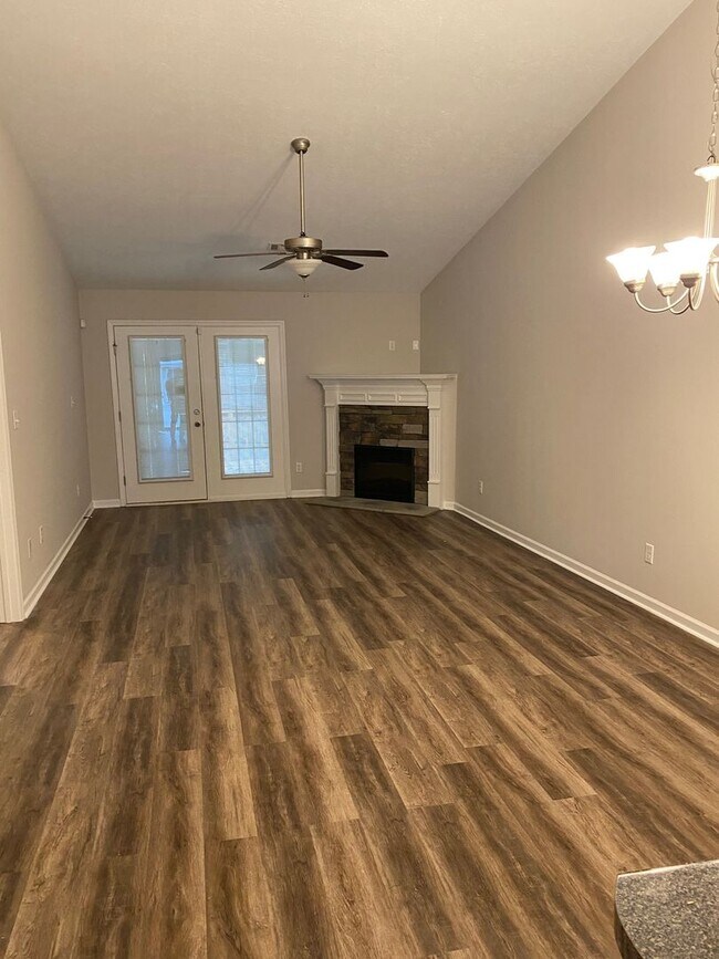 Building Photo - Townhome located just off I20 and Washingt...