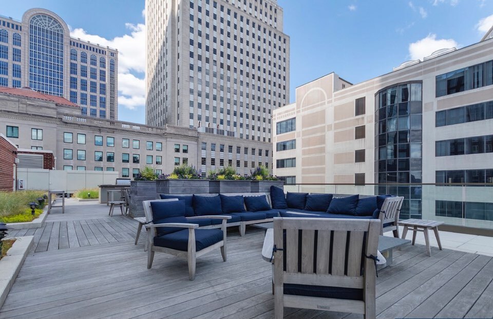 Building Photo - 400 Stuart St