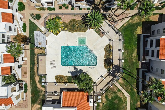 Building Photo - 4730 W Northern Ave