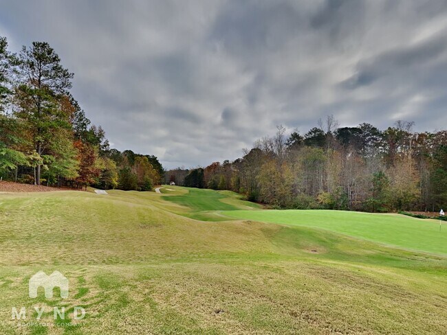 Building Photo - 2995 Manorview Ln