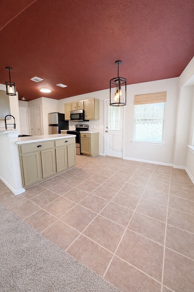 Building Photo - 13952 Buckskin Dr