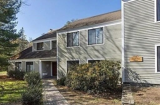 Building Photo - 1024 Main St