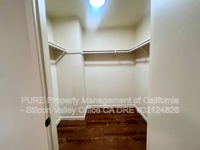 Building Photo - 144 Montebello Dr