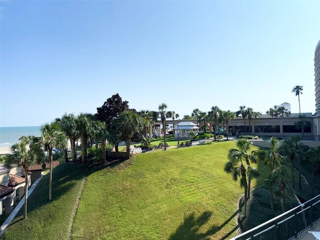 Building Photo - 5220 Seawall Blvd