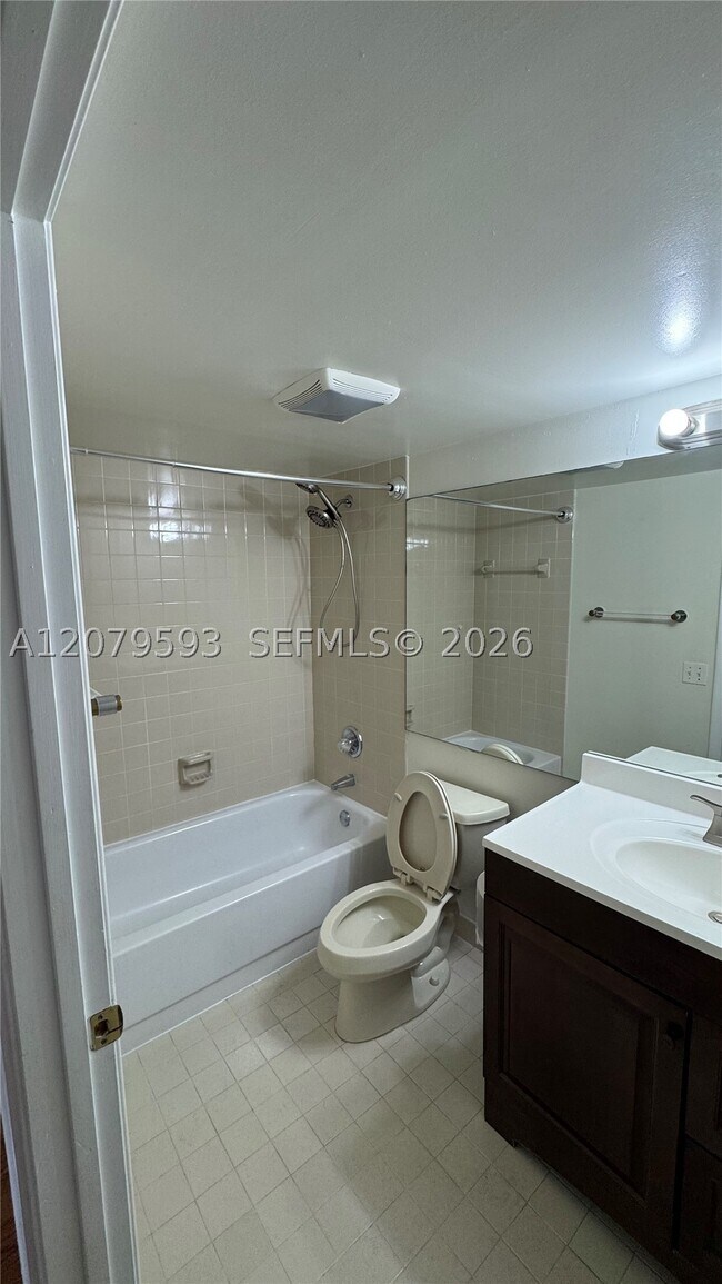 Building Photo - 720 Coral Wy