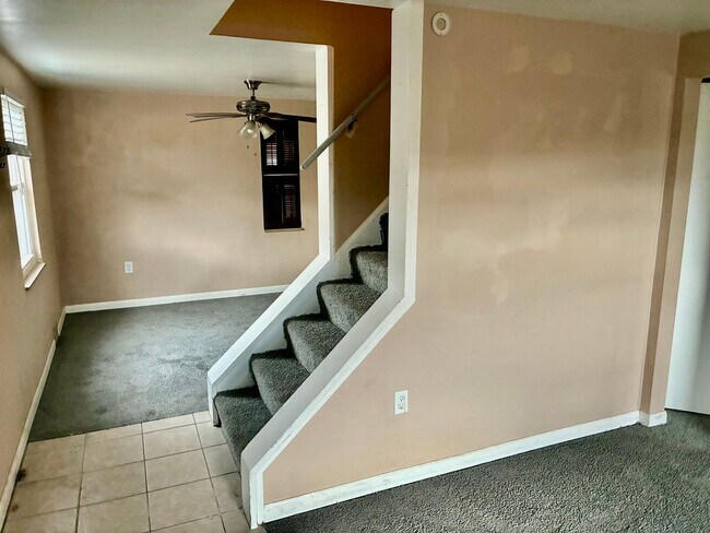 Building Photo - Charming 3/2 Home in Castle Shannon - Garage and Basement - Available NOW!