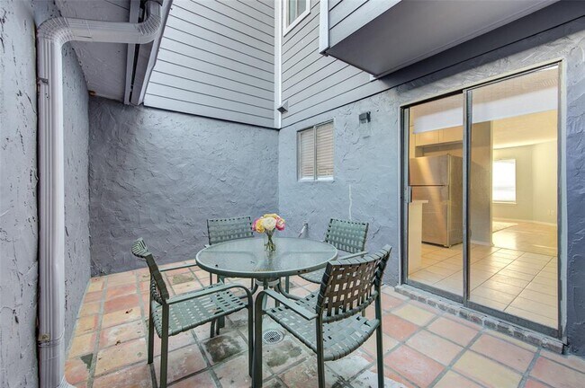 Building Photo - 1620 Good Day Dr